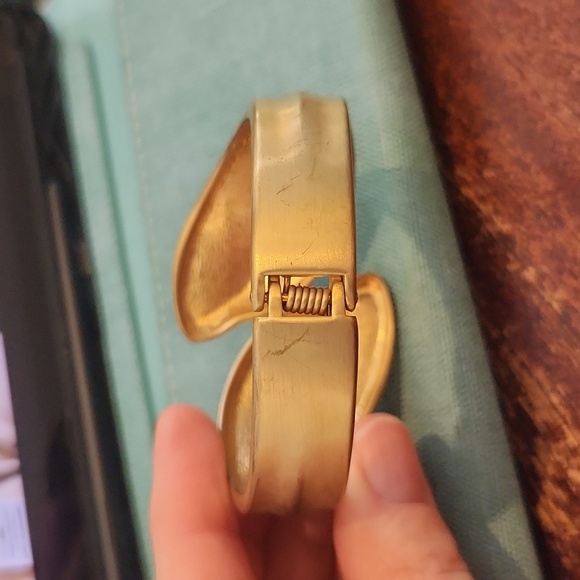 3+ for 5$ each gold bracelet - Picture 3 of 3